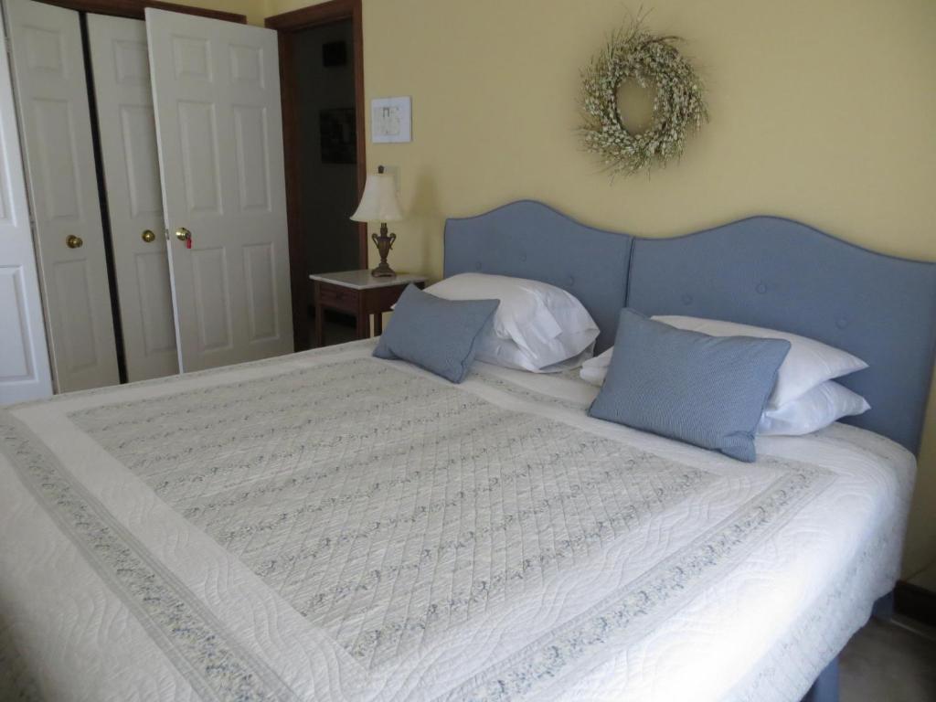 Cedar Gables Bed & Breakfast Niagara-on-the-Lake Quarto foto