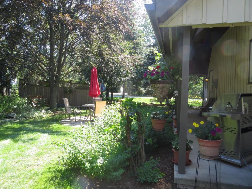 Cedar Gables Bed & Breakfast Niagara-on-the-Lake Exterior foto